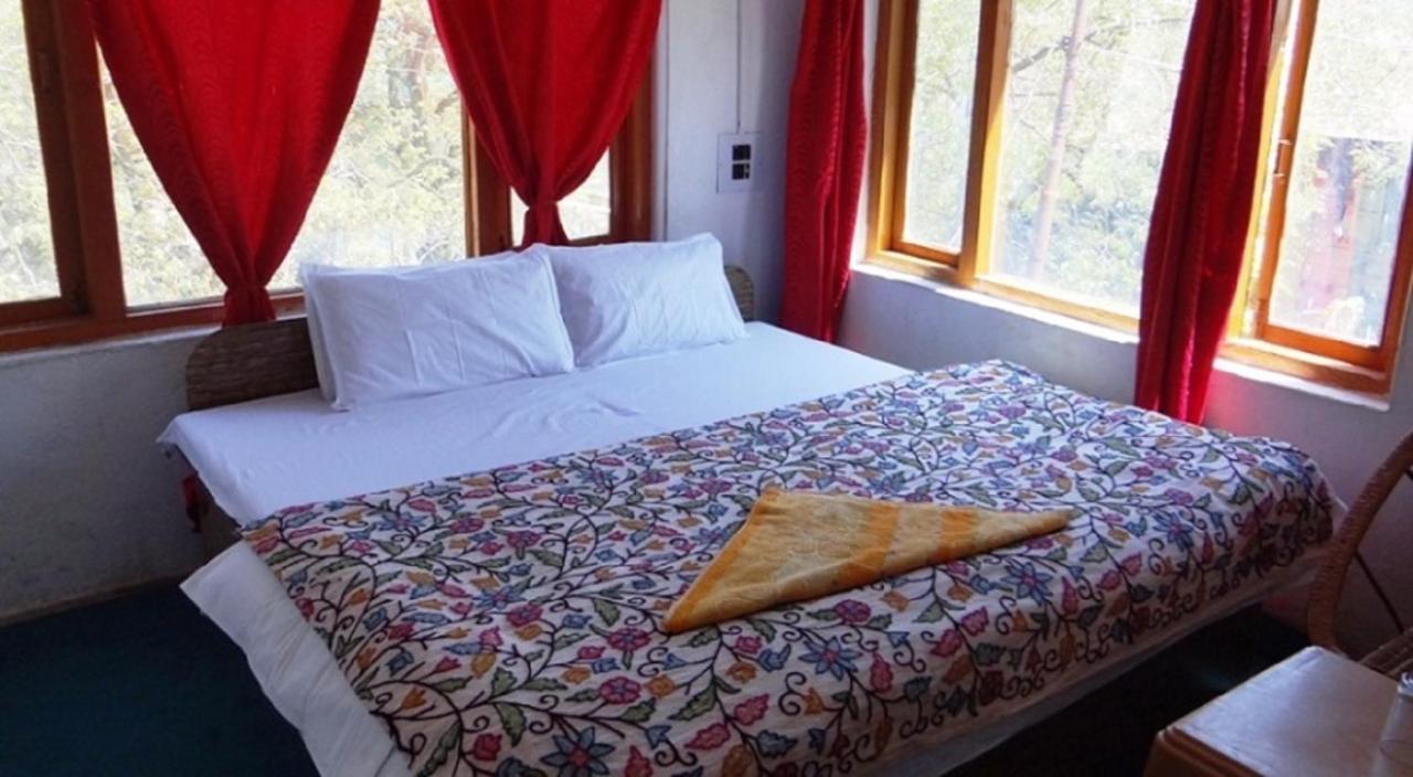 Hayat Hotel Pahalgām Exteriér fotografie